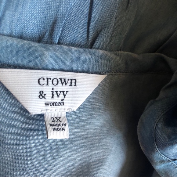 Crown & Ivy Blue Chambray Embroidered Tank Top Size 2X - Picture 6 of 9